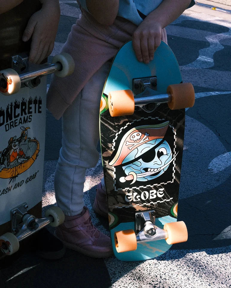 Kid's Blaster 8.25" Cruiserboard - Pirate Life Skateboards Globe