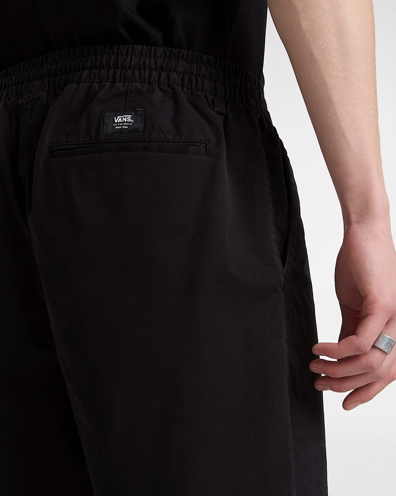 Range Relaxed Elastic Short - Black Men's Shorts & Boardshorts Vans
