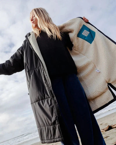 Escapism Recycled Sherpa Lined Changing Robe - Black Changing Robes Passenger 